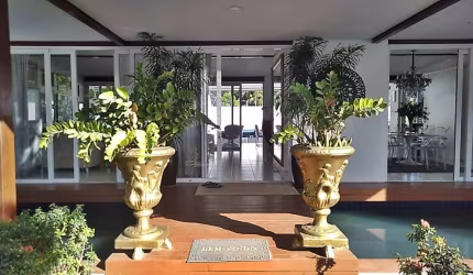 Vendo Linda Casa em Vilas do Atlântico. R$ 2.500.000,00
