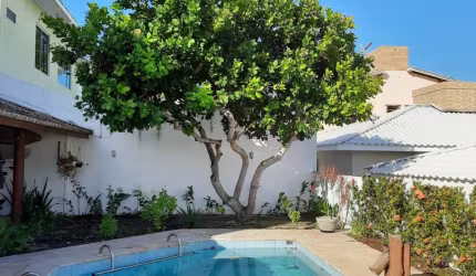 Vendo uma Excelente casa em condomínio fechado. Vilas do Atlântico R$ 1.750.000,00