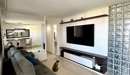 Excelente Apartamento em Buraquinho. VENDA R$ 530.000,00