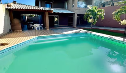 Vendo Linda Casa em Vilas do Atlântico. R$ 1.100.000,00.