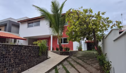 Vendo excelente casa em Vilas do Atlântico!!! R$ 1.260.000,00.