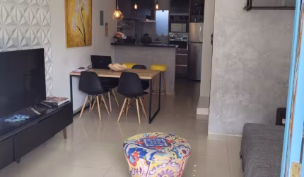 Vendo Excelente Village no Miragem ( Buraquinho) R$ 495.000,00.