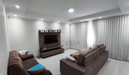 Casa com 3 dormitórios à venda, 180 m² por R$ 650.000,00 - Jardim Ipyranga - Botucatu/SP