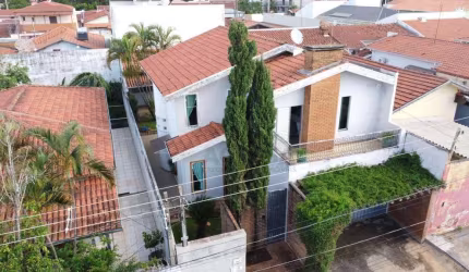 Sobrado com 3 dormitórios à venda, 300 m² por R$ 650.000,00 - Jardim Planalto - Botucatu/SP