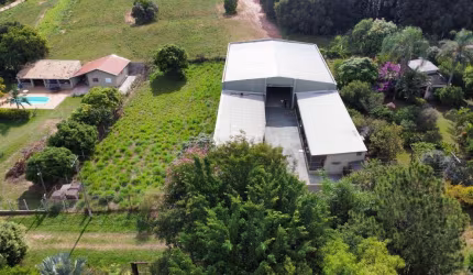Chácara com 5 dormitórios à venda por R$ 800.000,00 - Jardim Shangri-lá - Botucatu/SP