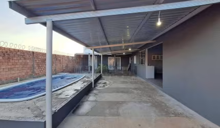 Casa com 3 dormitórios à venda, 135 m² por R$ 350.000 - Jardim Botucatu (Rubião Júnior) - Botucatu/SP