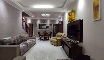Sobrado bem distribuído com 2 residências, composto por 4 dormitórios sendo 1 suíte, à venda por R$ 535.000,00 - Jardim do Lago, SBC/SP
