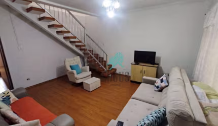Sobrado com ótima disposição de 251m² composto por 4 dormitórios, à venda por R$ 830.000 - Jardim Hollywood, SBC/SP