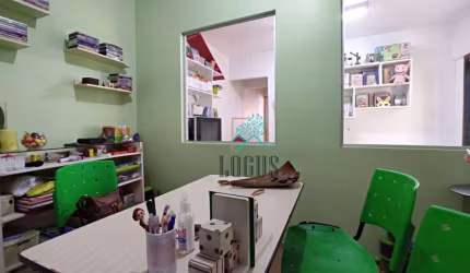 Sobrado bem distribuído de 265m² composto por 3 dormitórios sendo 1 suíte, à venda por R$ 742.000 - Planalto, SBC/SP