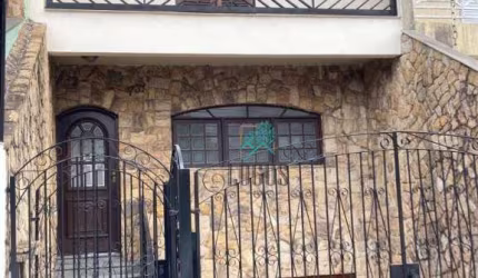 Sobrado com ótima disposição de 244m², composto por 3 dormitórios sendo 1 suíte com hidro, à venda por R$ 950.000 - Vila Camilópolis, Santo André/SP