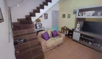 Sobrado com ótima disposição com 170m² de área construída, composto por 4 dormitórios sendo 1 suíte, à venda por R$ 450.000 - Dos Casas, SBC/SP