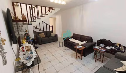 Sobrado com ótima disposição, são 180m² composto por 3 quartos sendo 1 suíte e com varanda, à venda por R$ 700.000 - Rudge Ramos, SBC/SP
