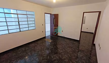 Casa Térrea, são 152m² de área construída com 2 dormitórios sendo 1 suíte, (podendo ser 3 quartos), à venda por R$ 380.000 - Jardim Petroni, SBC/SP