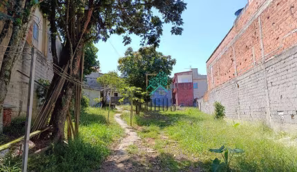 Terreno com grande potencial com 924.m², nesse terreno contém 5 residências, à venda por R$ 880.000 - Jardim das Orquídeas, SBC/SP
