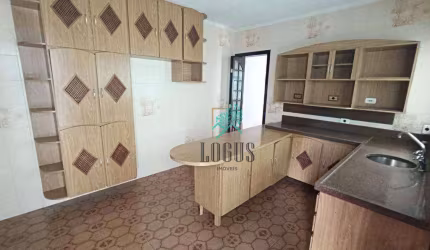 Casa Térrea bem distribuída, são 156m² com 3 dormitórios sendo 1 suíte, á venda por R$ 585.000 - Paulicéia, SBC/SP