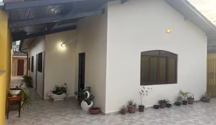 Casa 03 Dormitórios a 100m da Praia