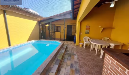 Linda casa em terreno com 12m de frente a 100m da Praia