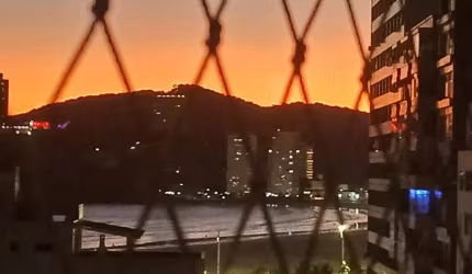 Apartamento vista mar com cômodos espaçosos
