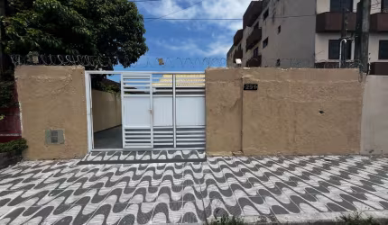 Casa lote inteiro 3 Dorm e Edícula