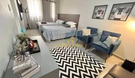 Amplo sala living mobiliado no Edif. Cosme e Damião - 300m praia do Gonzaguinha