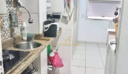 Kitnet no Embaré com acesso direto para avenida da praia - Baixo custo mensal de condomínio e IPTU
