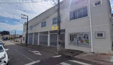 Sala comercial para locação, vão livre de 414m², pode ser dividida em várias salas no Centro de Piraquara!!!