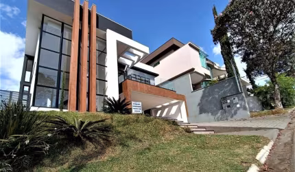 Casa com 4 quartos à venda, 285 m² por R$ 1.790.000 - Spina Ville - Juiz de Fora/MG