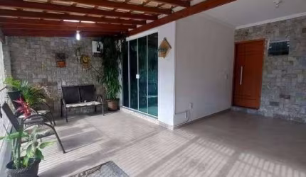 Casa com 3 quartos à venda por R$ 399.000,00 - Grama - Juiz de Fora/MG