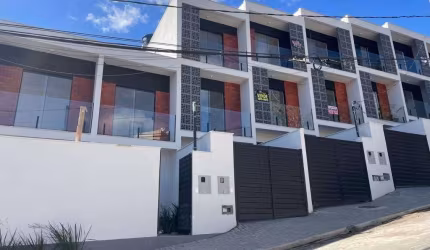 Casa com 2 quartos à venda, 82 m² por R$ 289.000 - Fontesville II - Juiz de Fora/MG