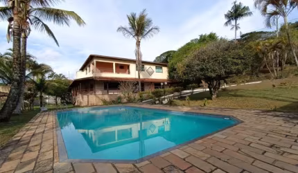 Enorme granja disponivel para venda no Recanto dos Lagos