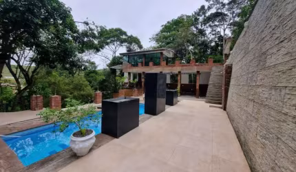 Casa com 2 dormitórios à venda, 230 m² por R$ 1.009.000,00 - Barreira do Triunfo - Juiz de Fora/MG