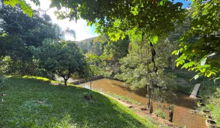Chácara / Sítio / Granja 3 quartos - Grama