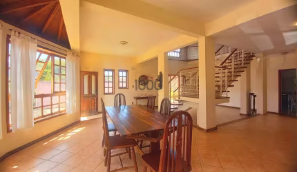 Oportunidade Casa à venda Cond. Alto dos Pinheiros, R$650.000,00, 243 m2, 4 quartos- São Pedro -Juiz de Fora - MG