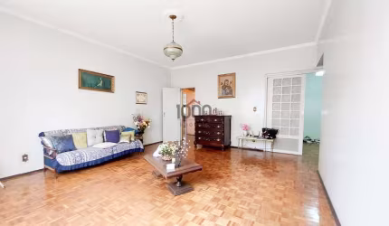 Apartamento com tamanho de casa disponível para venda.