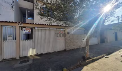 Ampla Casa com Terraço e Suíte no Bairro Santa Cruz - Entrada Independente!
