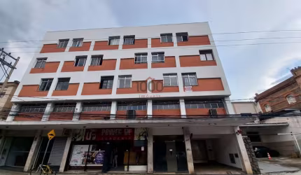 Apartamento reformado no Centro 3 quartos  2 banheiros 1 vaga