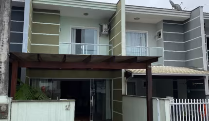 Geminado Sobrado com 3 quartos