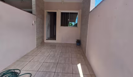 Sobrado Geminado com 2 quartos no Espinheiros!