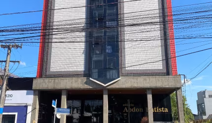 Sala comercial medindo 22,53m², localizada no Centro da Cidade de Joinville/SC.