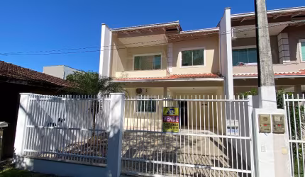 Lindo Sobrado Geminado com 110m²