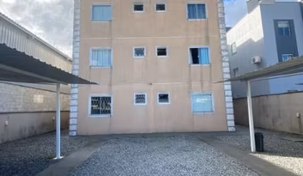 Apartamento com 2 quartos pronto para morar.
