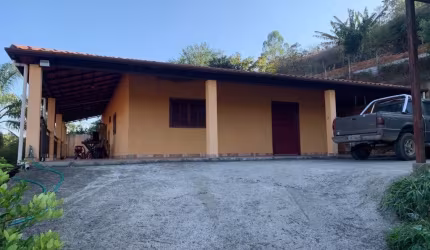 Ótima localização, casa com três dormitórios no Condomínio  Recanto do sol