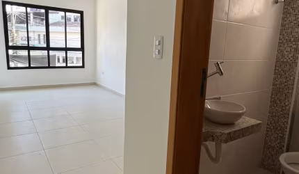 More  em casa duplex, 3 dormitórios, em bairro tranquilo