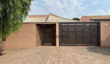 Excelente Casa 03 quartos com muito espaço - Vila Santa Luzia