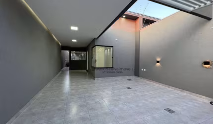 Casa à venda com piscina - Jardim Tijuca