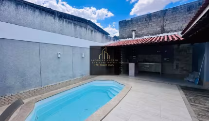 Casa em rua segura no Sim com piscina e area gourmet