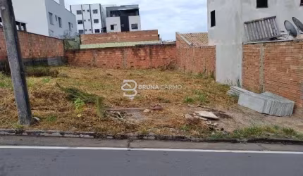 Terreno de 240m² em excelente localização no bairro Jadir Marinho