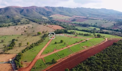 Chácaras de 1000m² com excelente topografia  no distrito de Serra Azul