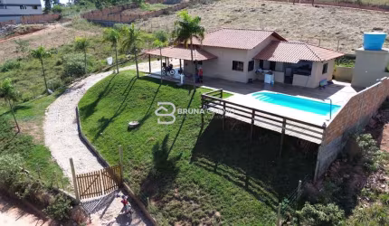 Chácara em Itatiaiuçu de 900m² com 02 quartos, piscina em excelente localização!