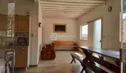 Chácara de 1000m² com casa mobiliada a 1,5km do Córrego do Soldado! PORTEIRA FEC